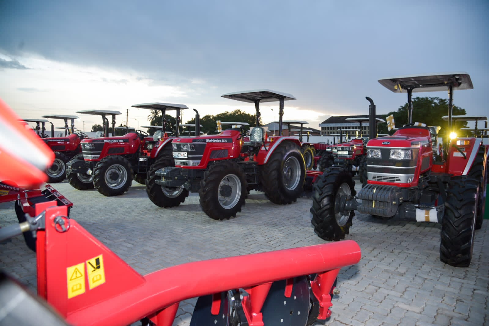 Mahindra inaugura novas instalações e lança novos tractores em Maputo