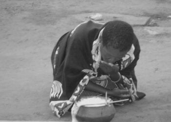 Filhos tentam sem sucesso linchar a mãe