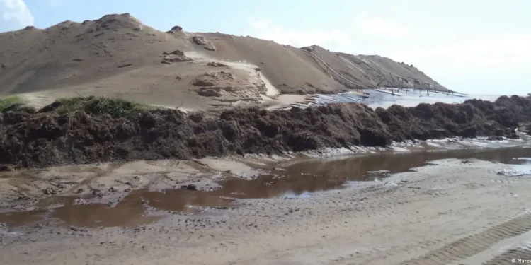População em protesto contra mineradora chinesa na Zambézia