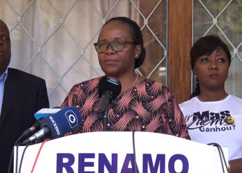 “Não reconhecemos os resultados ontem anunciados pela Comissão Nacional de Eleições”, disse Clementina Bomba