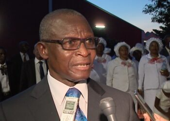 “Fim da linha para o Apóstolo Emérito JC Mathlombe”: Igreja Velha Apostólica “ordena a devolução de todos os bens da congregação”