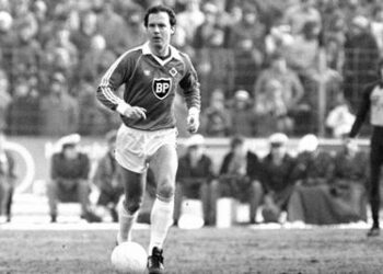 Morreu Franz Beckenbauer (1945-2024), o “kaiser” alemão