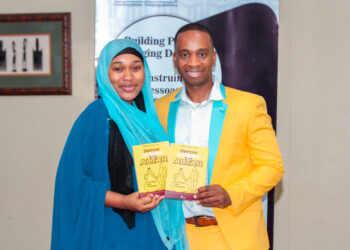 Lançado em Maputo a obra literária “Depois de Subir ao Altar – Um Papo com Cônjuges” da autoria do Professor Mateus Mutola