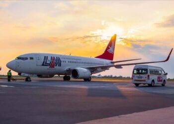 Revisão pontual do Boeing 737-700 obriga a LAM a reprogramar voos