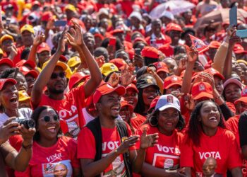 Daniel Chapo promete emprego e desenvolvimento agrário para jovens de Inharrime e Jangamo