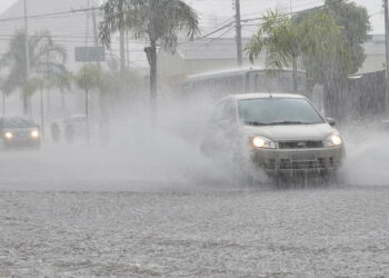 Chuva intensa e fortes ventos ameaçam o Centro e o Norte de Moçambique