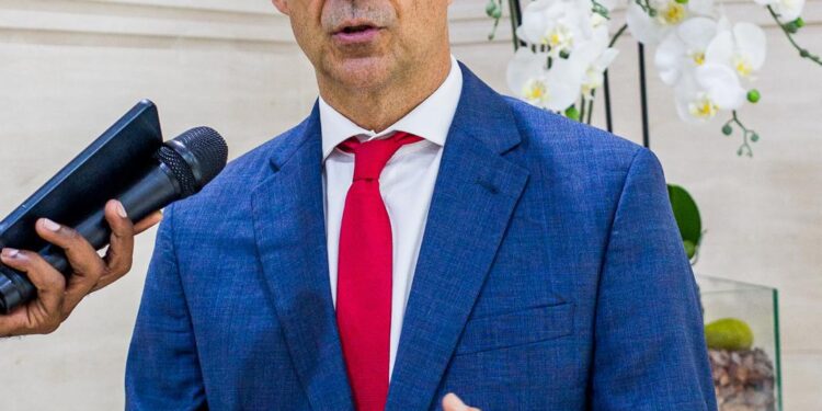 EUA mantêm apoio a Moçambique apesar dos desafios, afirma embaixador