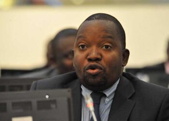 Sobre portagens: “O governo não deve tomar parte, mas organizar um diálogo”, defende Silvério Ronguane