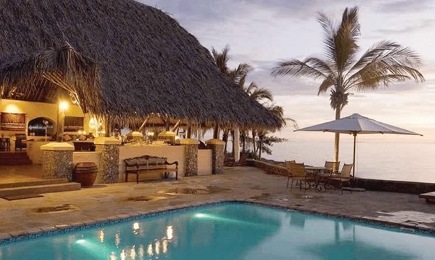 “Onda de manifestações violentas” colocam em risco 197 projectos de investimento no sector de hotelaria e turismo avaliados em 597 milhões de USD em Inhambane