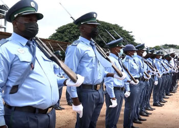 Sargentos principais da PRM reivindicam actualização salarial após formação na ESAPOL