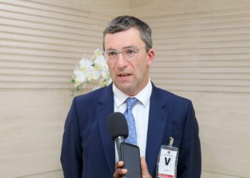 “Esperamos continuar a empregar mais de 1.700 pessoas, gerar rendimentos de imposto e  royalties para o governo”, disse Director-Executivo da Kenmare, Tom Hickey