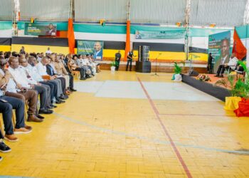 Presidente Chapo promete resolver pendências salariais e continuar a valorizar funcionários públicos