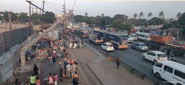 Acidente de um camião deixa mais de 4 mil clientes sem energia em Maputo