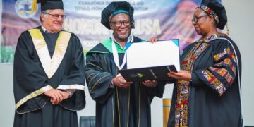 Chiquinho Conde Outorgado com o Título de Doutor Honoris Causa