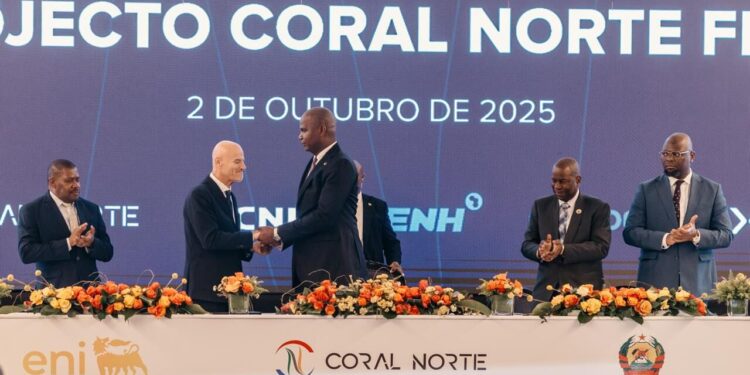 Coral Norte FLNG: Segunda plataforma de gás em águas profundas aprovada na bacia do Rovuma que produzirá 4.300 barris por dia, a partir de 2028