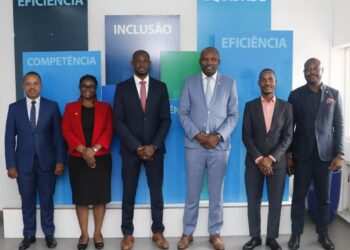 FMI satisfeito com a modernização na Bolsa de Valores de Moçambique durante visita institucional