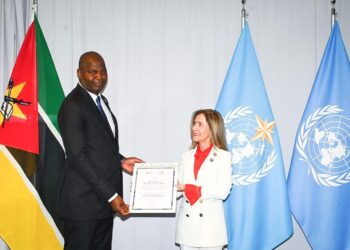 Daniel Chapo homenageado em Genebra pela Organização Mundial de Meteorologia