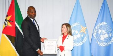 Daniel Chapo homenageado em Genebra pela Organização Mundial de Meteorologia