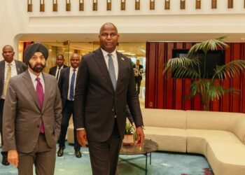 Parceria Moçambique-Banco Mundial ganha novo impulso em encontro entre Presidente Chapo e Ajay Banga em Washington