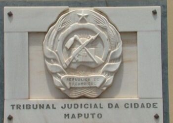 Escrivã de 69 anos do Tribunal Judicial da Cidade de Maputo se recusa a ir à reforma!