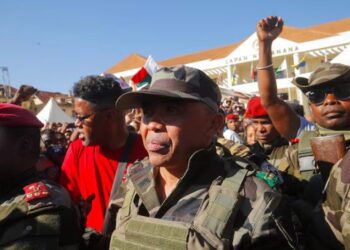 Líder do golpe de Madagáscar diz que será empossado como presidente enquanto a União Africana suspende o país