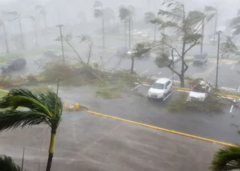 INAM alerta para ventos fortes e ondas de até 4 metros na costa sul