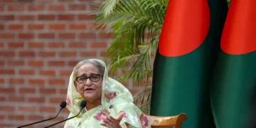 Procurador pede pena de morte para primeira-ministra deposta do Bangladesh