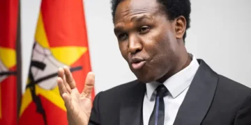 Venâncio Mondlane retoma projecto da “proposta da nova bandeira nacional”