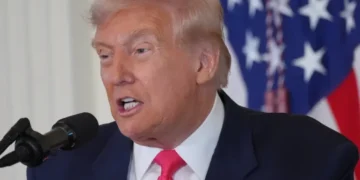 Trump pede ao Departamento de Justiça que investigue Bill Clinton por ligações com Epstein