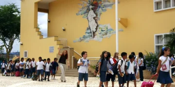 Professores da Escola Portuguesa de Moçambique anunciam greve