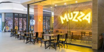 Muzza Pizzarias diz que as imagens da cozinha que circulam não são da empresa, mas confirma encerramento temporário no Baia Mall