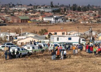 Tiroteio em taverna sul-africana deixa 10 mortos e mais de 20 feridos