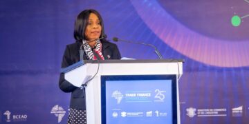 Afreximbank afirma que África deve aumentar os volumes de cessão financeira (factoring) para pelo menos 240 mil milhões de euros para apoiar a transformação liderada pelas PME