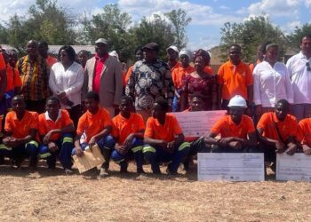 INEP entrega 182 kits de auto-emprego a jovens em Cabo Delgado