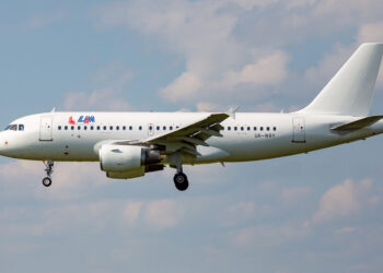 LAM aluga Airbus A319 para reduzir atrasos de voos no fim de ano