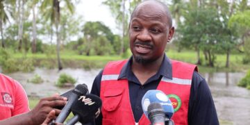 Governo anula dívidas acumuladas e isenta do pagamento de água e electricidade de três meses nas escolas que funcionam como centros de acolhimento das vítimas das cheias