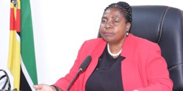 Governadora de Manica alerta sobre a possibilidade de o terrorismo ter se alastrado para a província devido ao fenómeno dos “homens catanas”