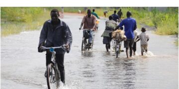 Chuvas isolam 27 famílias em Machaze