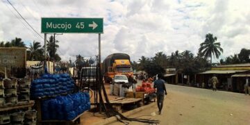 Terroristas emboscam viaturas na estrada em direcção a Mucojo-sede e saqueiam bens de passageiros