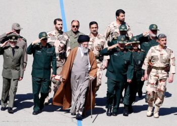 Análise: Intenção dos EUA e de Israel com ataques ao Irão é alterar o regime