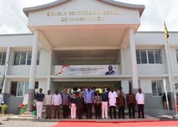 Entrega da maior escola secundária no país em Sofala é “reparação histórica e justiça territorial” – Presidente da Tzu Chi Moçambique